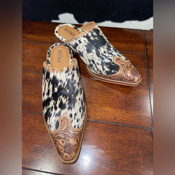 Cowhide Mules - Picture 5 of 6